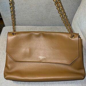 Large Leather shoulder bag with gold hardware